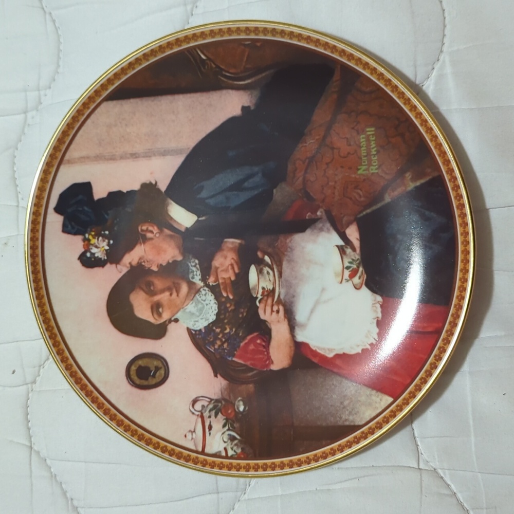 Norman Rockwell's rediscovered women collection "Gossiping in the Alcove"